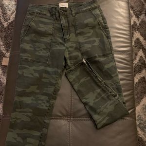 Sanctuary Camo Jean leggings size 27